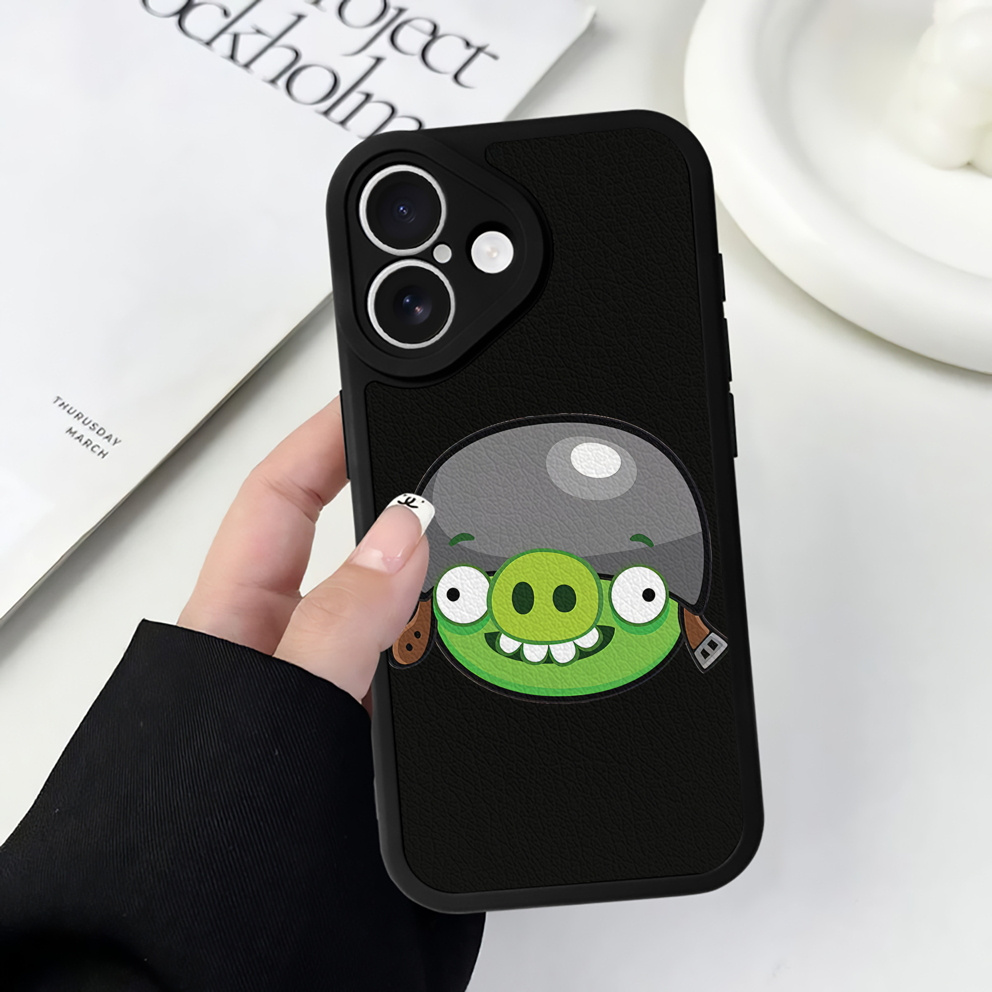 （画像用） Angry Birds アングリーバード 【iPhone 16シリーズ対応】シリコンスマホケース（レザー調） 材質：シリコン